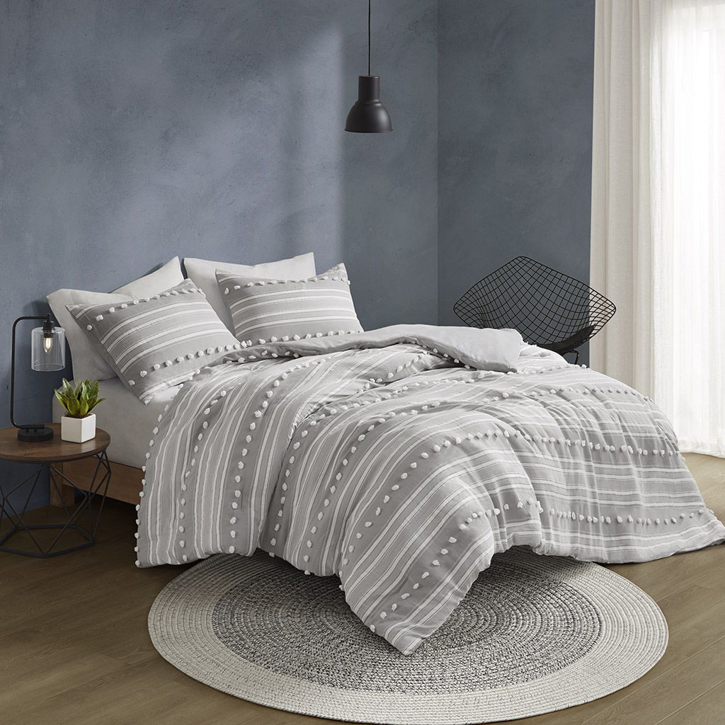 Rowan - Striped Clipped Jacquard Queen Comforter Set - Gray